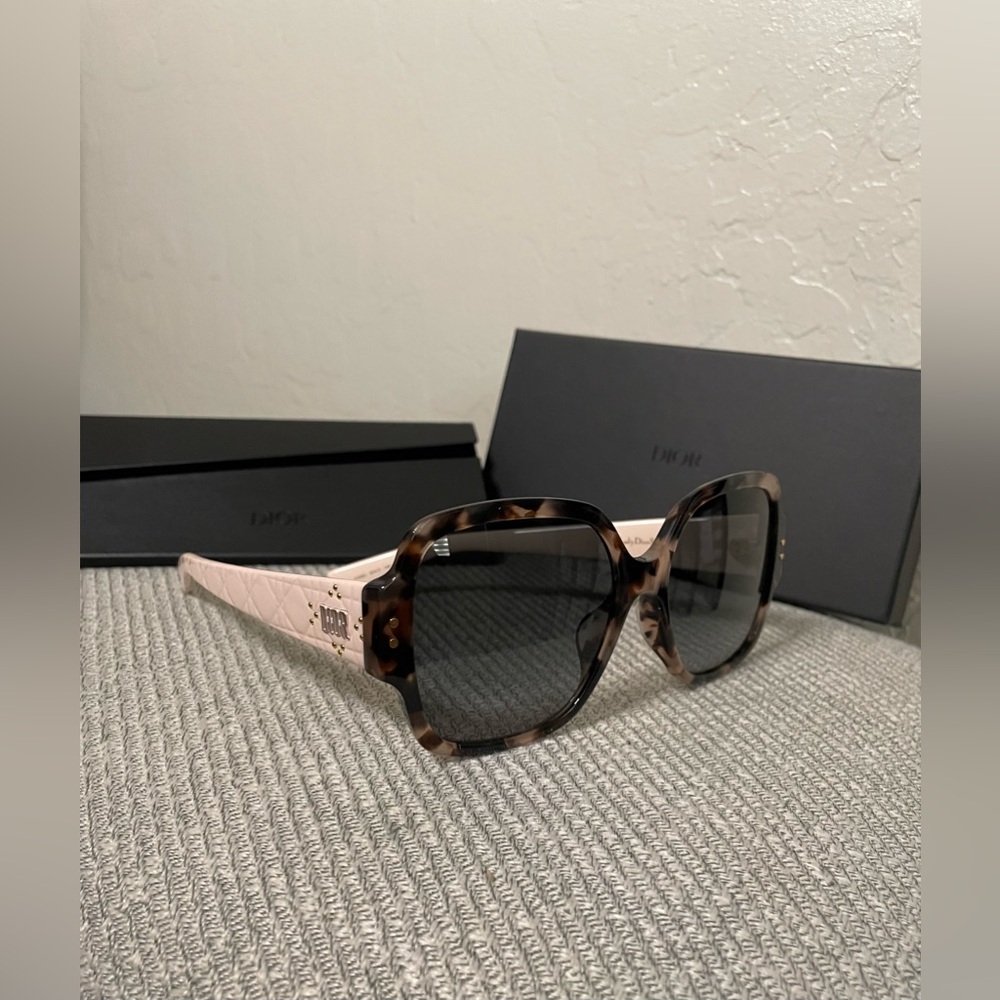 🎉HP🎉New Lady Dior Christian Dior Light Pink💖Studded 57mm Sunglasses Italy - Picture 6 of 16